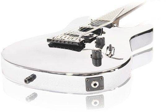 Gros plan sur une batterie en studio